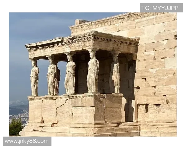 金字塔与霍尔比的较量：探讨两者在建筑与文化中的深远影响与意义